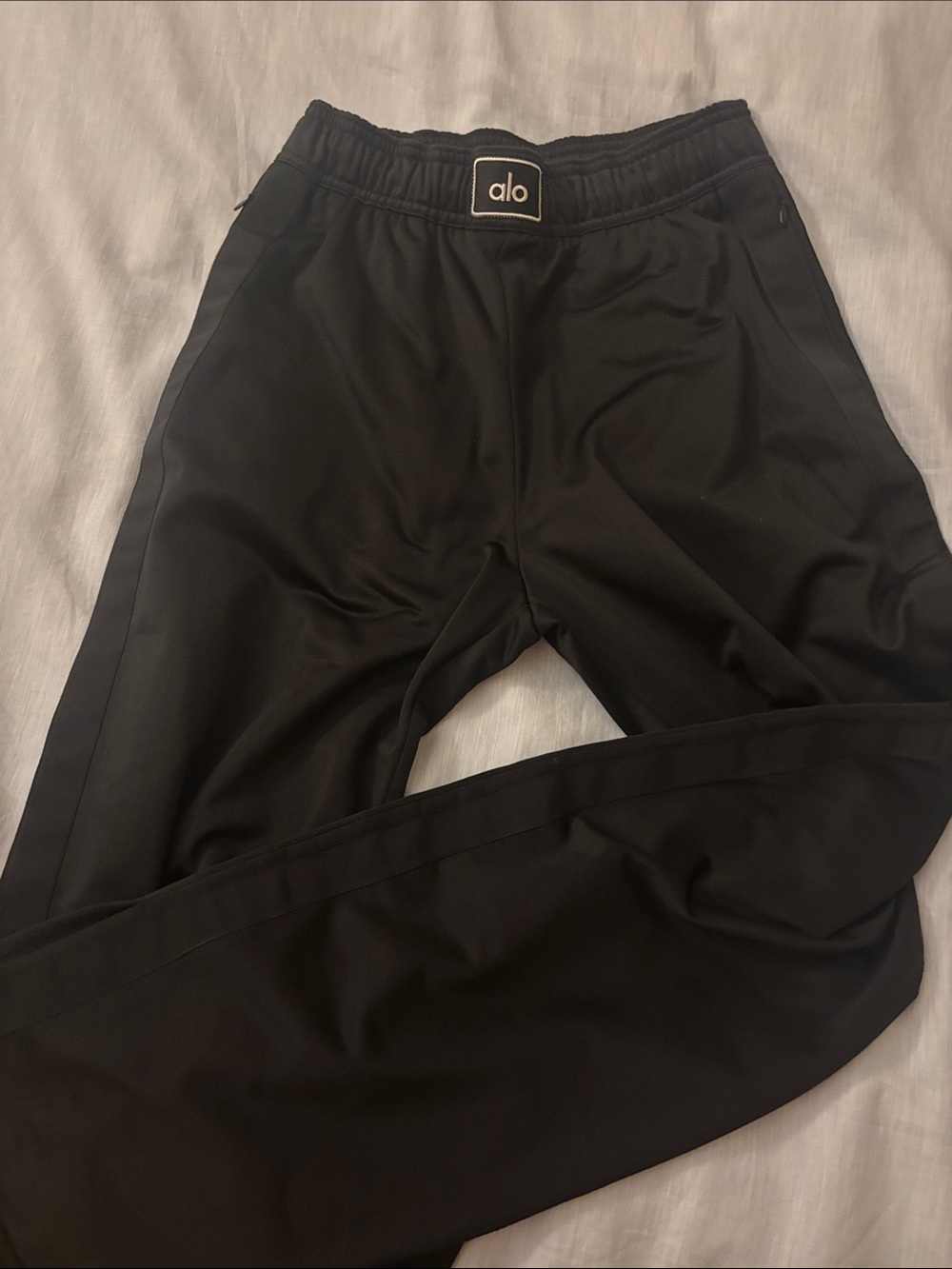 ALO Yoga Men’s Black Athletic Jogger Pants
